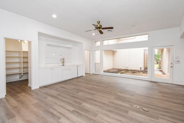 7814 Candlegreen Lane, Houston, TX 77071