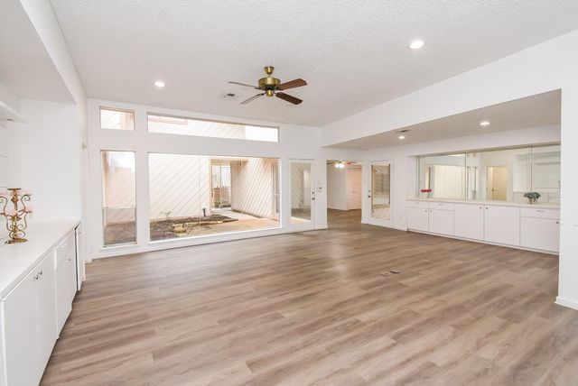 7814 Candlegreen Lane, Houston, TX 77071