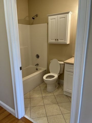 60 Pearl Street 304, Braintree, MA 02184