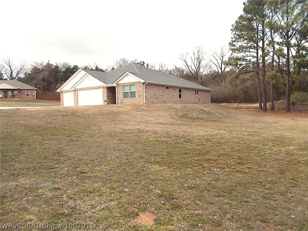 3903 White House Lane 3903 White House Lane