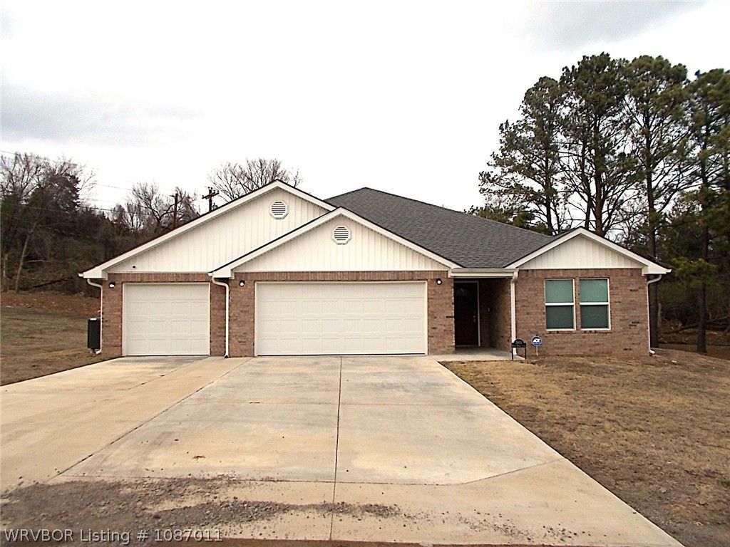 3903 White House Lane 3903 White House Lane