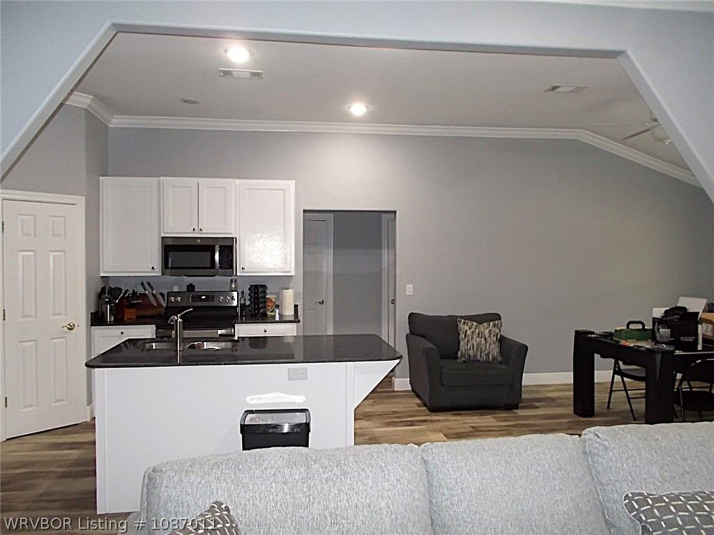 3903 White House Lane 3903 White House Lane