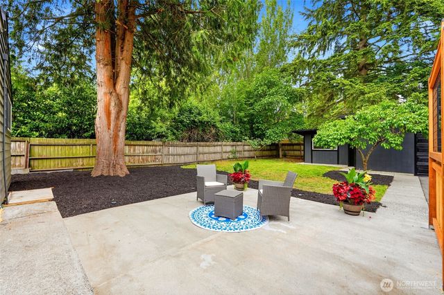 15822 26th Avenue NE, Shoreline, WA 98155