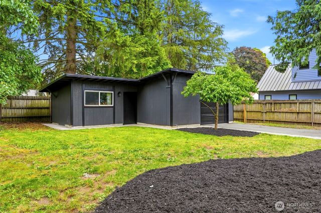 15822 26th Avenue NE, Shoreline, WA 98155