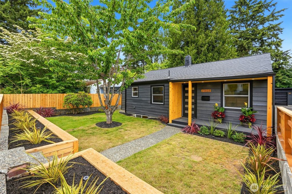 15822 26th Avenue NE, Shoreline, WA 98155