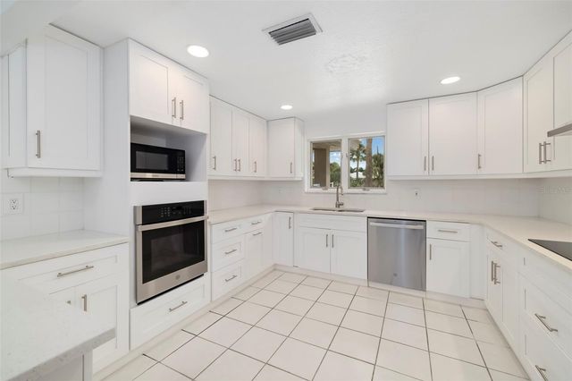 708 GARFIELD DRIVE, Sarasota, FL 34236