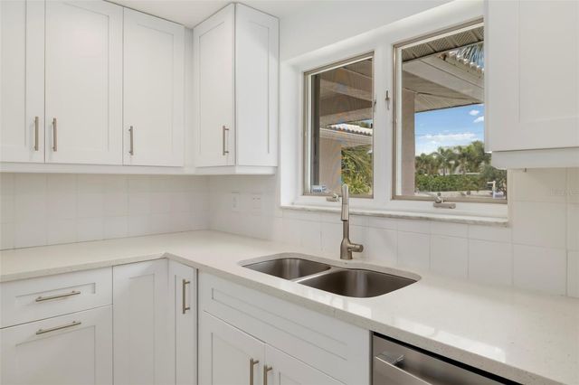 708 GARFIELD DRIVE, Sarasota, FL 34236