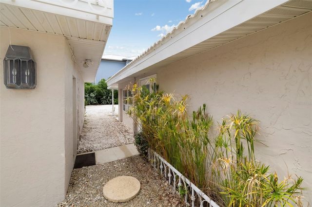708 GARFIELD DRIVE, Sarasota, FL 34236