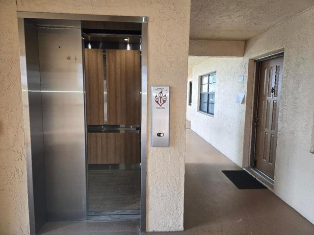 140 Lake Nancy Lane 412, West Palm Beach, FL 33411