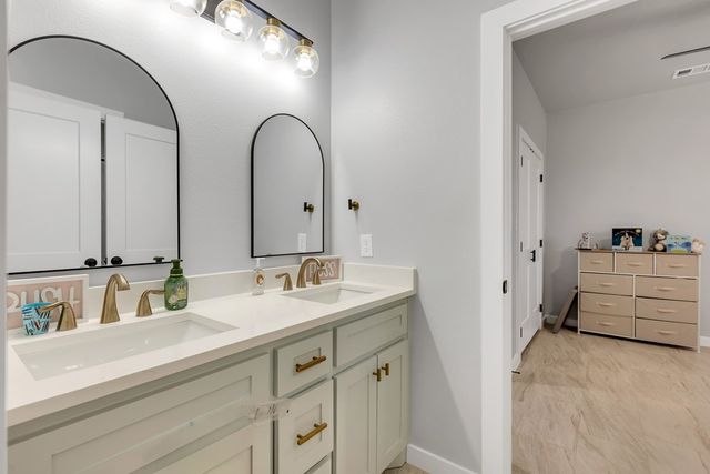 1009 Harrier Dr, Midland, TX 79706