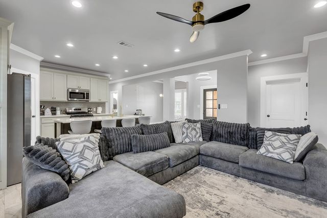 1009 Harrier Dr, Midland, TX 79706