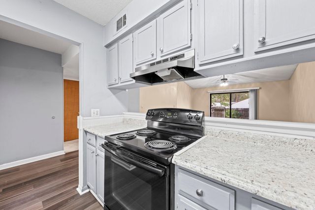 208 Bartonwood Court, Niceville, FL 32578