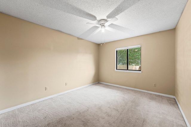 208 Bartonwood Court, Niceville, FL 32578