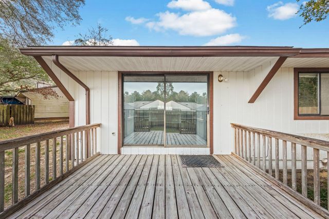 208 Bartonwood Court, Niceville, FL 32578