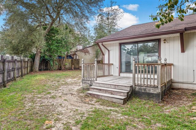 208 Bartonwood Court, Niceville, FL 32578