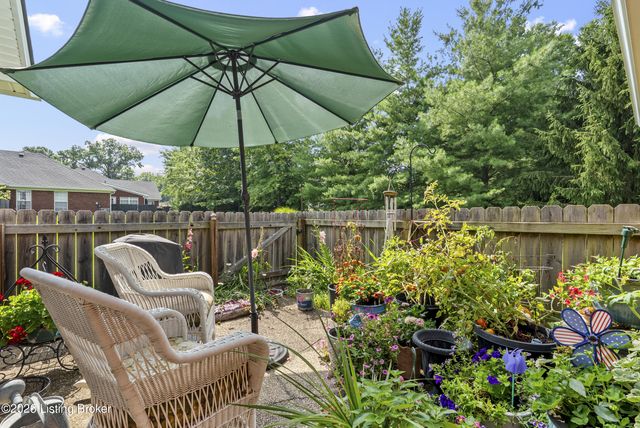 9908 Chenoweth Vista Way, Louisville, KY 40299