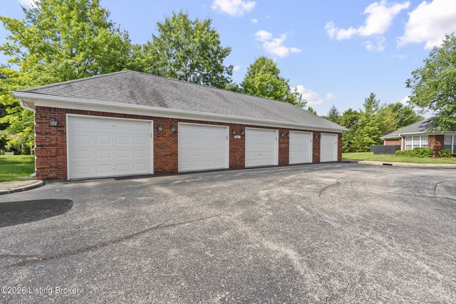 9908 Chenoweth Vista Way, Louisville, KY 40299