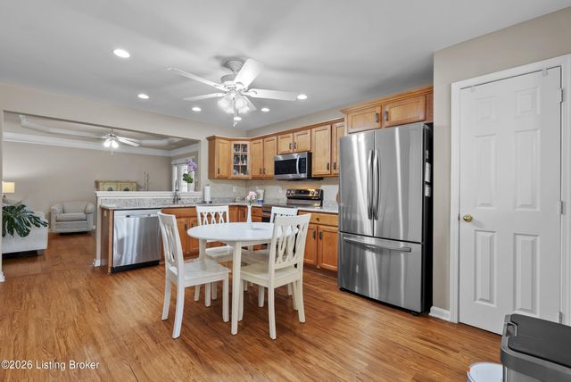 9908 Chenoweth Vista Way, Louisville, KY 40299