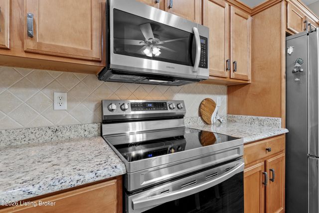 9908 Chenoweth Vista Way, Louisville, KY 40299