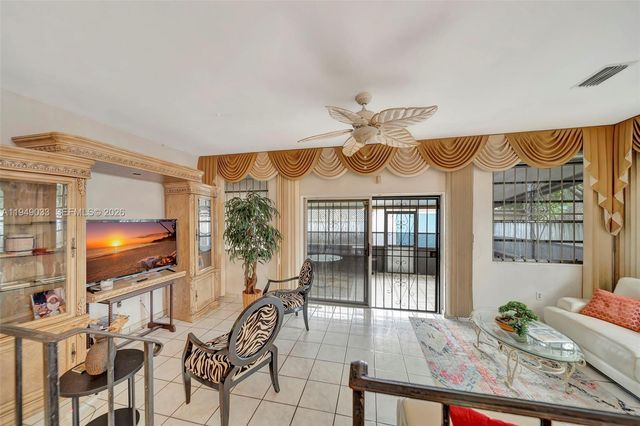 244 NW 43rd St, Miami, FL 33127