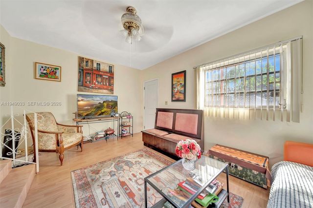 244 NW 43rd St, Miami, FL 33127