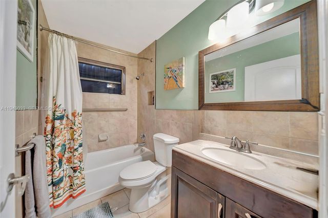 244 NW 43rd St, Miami, FL 33127