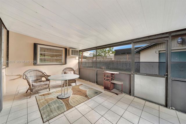 244 NW 43rd St, Miami, FL 33127