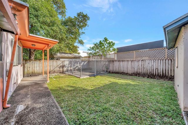 244 NW 43rd St, Miami, FL 33127