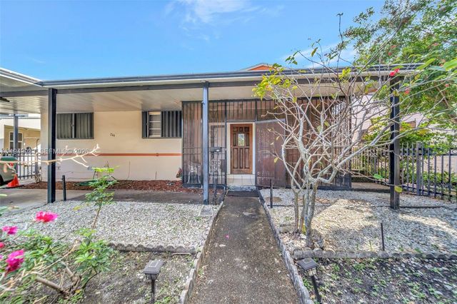 244 NW 43rd St, Miami, FL 33127