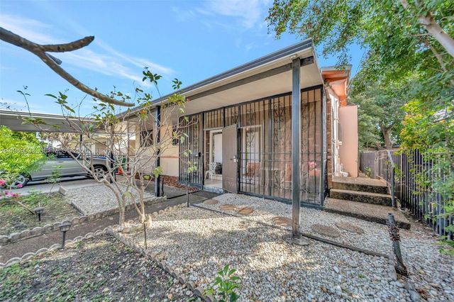 244 NW 43rd St, Miami, FL 33127