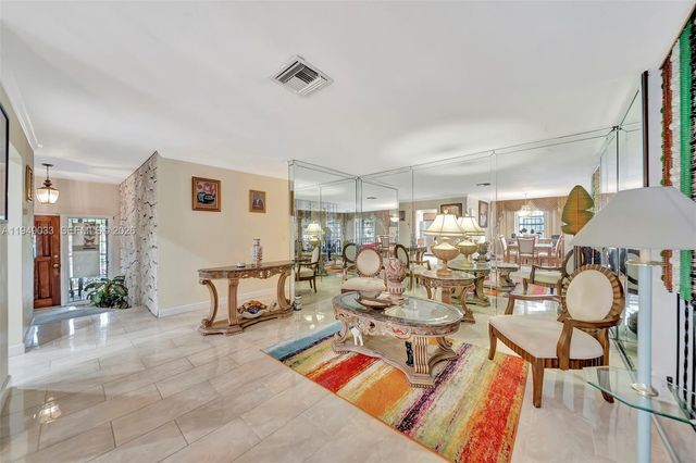 244 NW 43rd St, Miami, FL 33127