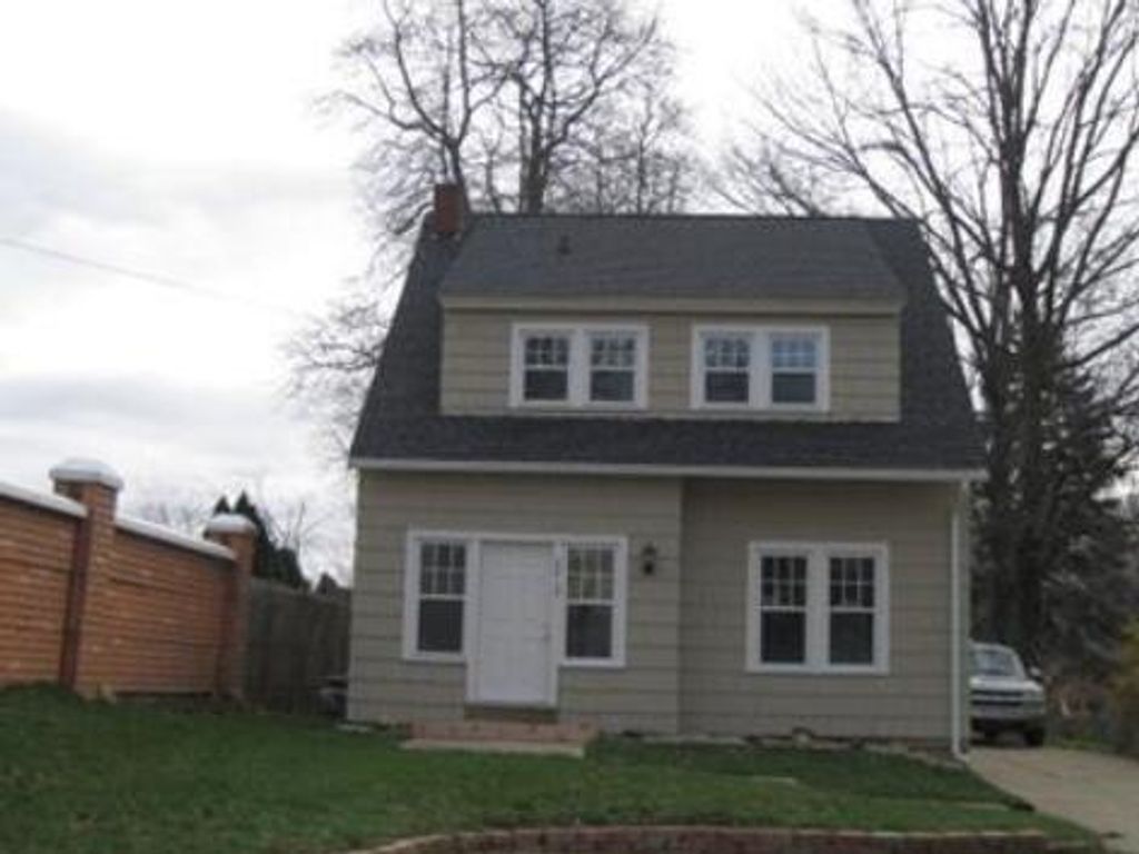 3719 Oakland Drive, Kalamazoo City, MI 49008
