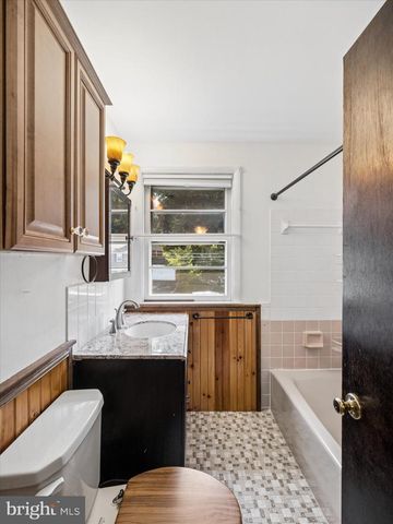 4899 JACKSON DR, Brookhaven, PA 19015