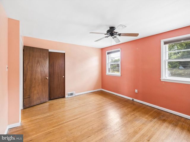 4899 JACKSON DR, Brookhaven, PA 19015