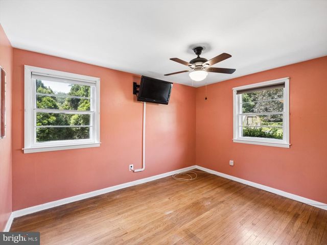 4899 JACKSON DR, Brookhaven, PA 19015