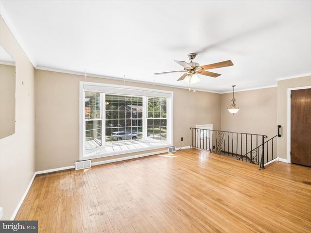 4899 JACKSON DR, Brookhaven, PA 19015