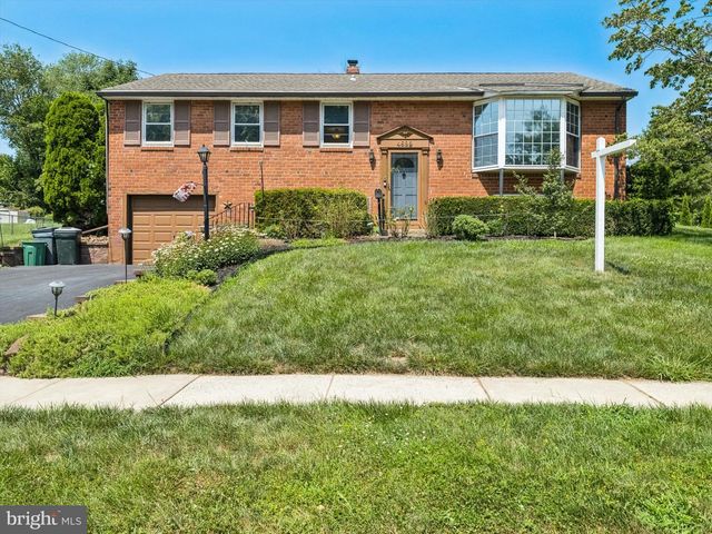 4899 JACKSON DR, Brookhaven, PA 19015