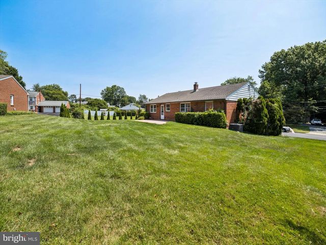 4899 JACKSON DR, Brookhaven, PA 19015