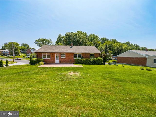 4899 JACKSON DR, Brookhaven, PA 19015