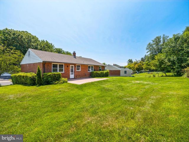 4899 JACKSON DR, Brookhaven, PA 19015