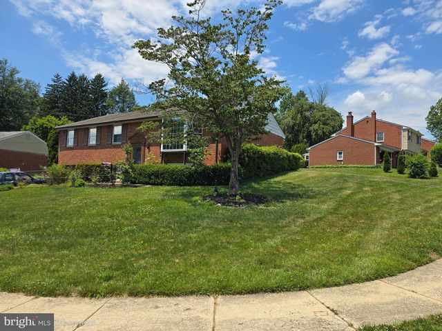 4899 JACKSON DR, Brookhaven, PA 19015