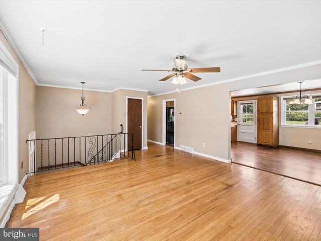 4899 JACKSON DR, Brookhaven, PA 19015