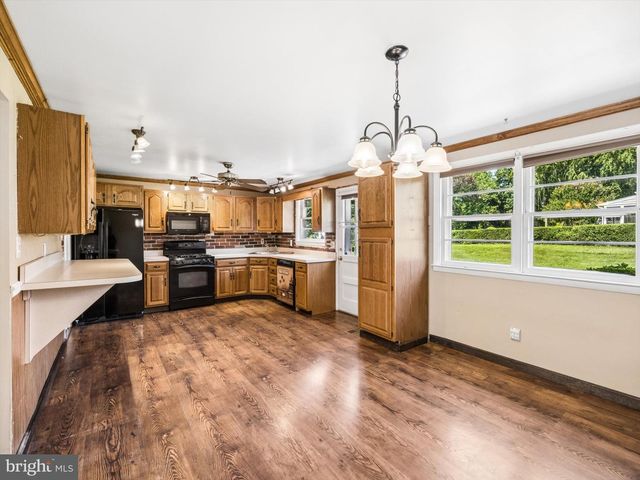 4899 JACKSON DR, Brookhaven, PA 19015