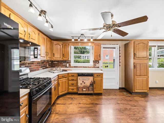 4899 JACKSON DR, Brookhaven, PA 19015