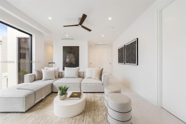 1122 NE 10th Avenue A, Fort Lauderdale, FL 33304