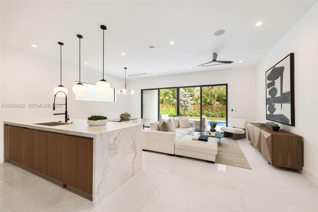 1122 NE 10th Avenue A, Fort Lauderdale, FL 33304