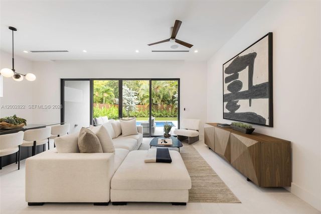 1122 NE 10th Avenue A, Fort Lauderdale, FL 33304