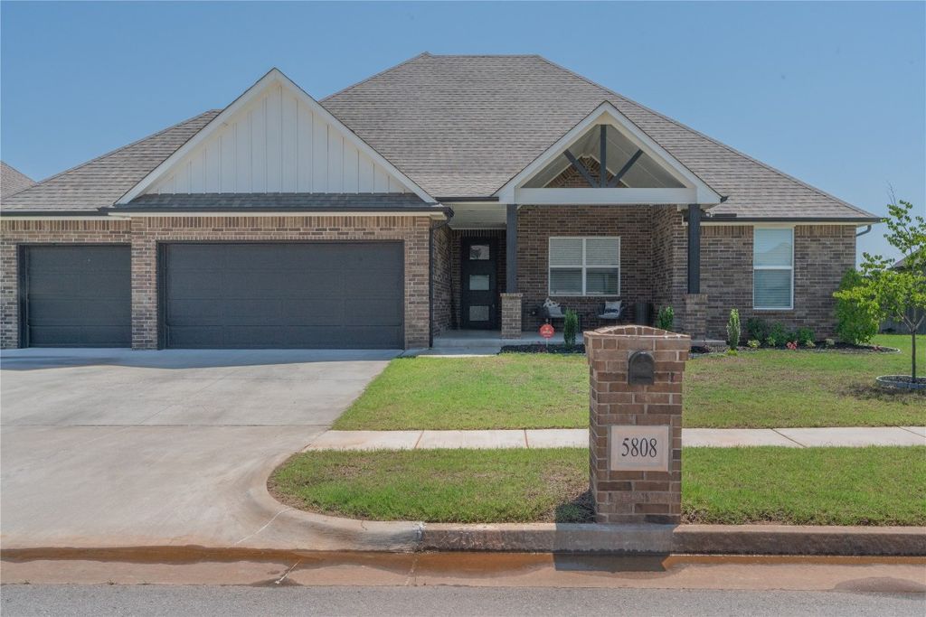 5808 Ledgestone Drive, Mustang, OK 73064