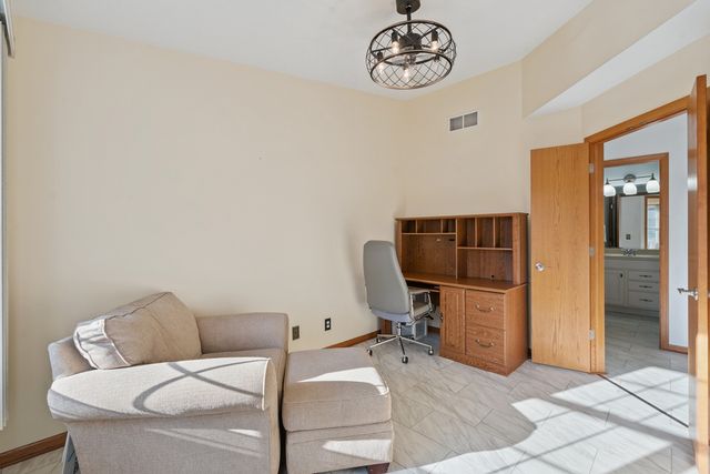 2997 3rd Street 200, Moline, IL 61265