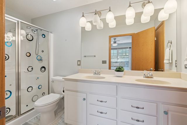 2997 3rd Street 200, Moline, IL 61265